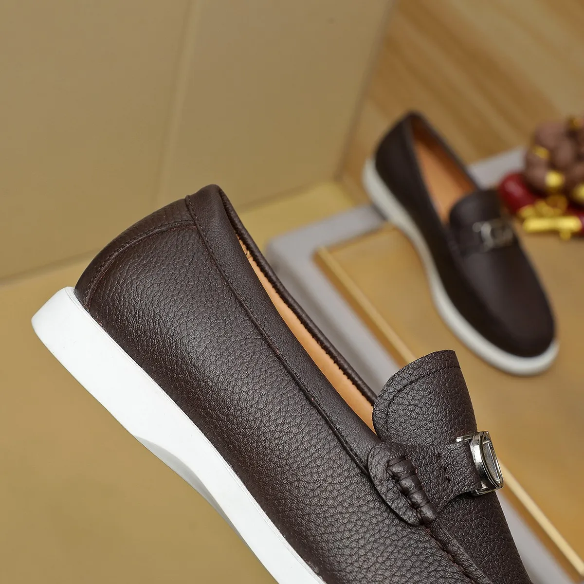 Men's clothing and shoes 💰460 💰🔥[Dior] High-end top-notch 🔝 purchasing agent 🔍🔍The latest 🇺🇸 counters are on sale simultaneously, original Italian brand · brand totem cloth sewn with brand cloth label · paired with calfskin · (high-end, nobility and class) exquisite workmanship (cow Leather lining) Sole: Original two-color sole ⚠️outsole specially provided by the original factory. Comfortable, wear-resistant, non-slip, real-life photoshoot🎬The real thing is more beautiful🔍Color: Color optional💕💕Number of yards: 39-44 (customized at 38.45.46)...